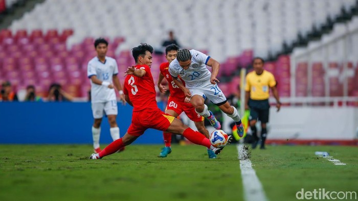 Vietnam melawan Filipina di babak semifinal Piala AFF U-23 2025. Laga berlangsung di Stadion Utama Gelora Bung Karno, Jakarta, Jumat (25/7) pukul 16.00 WIB.