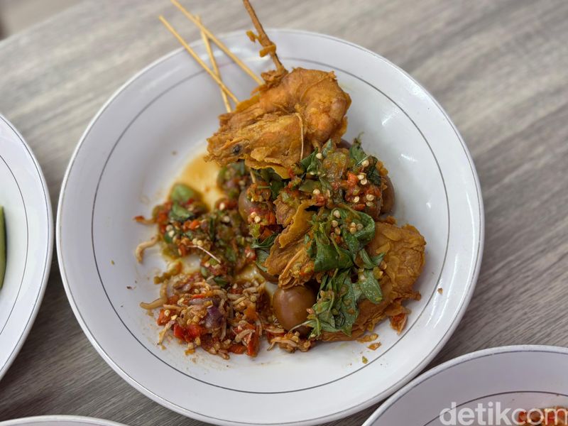 Sambal Penyetan by Melaney Ricard