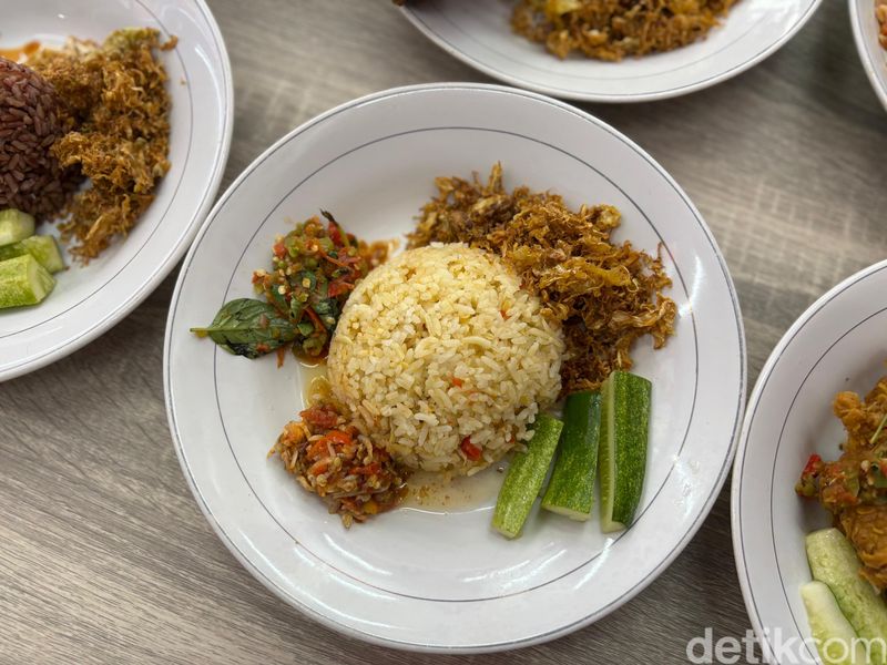 Sambal Penyetan by Melaney Ricard