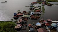 Topan Co-may Terjang Filipina, Desa-Desa Terendam Banjir