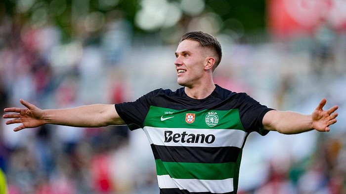 LISBON, PORTUGAL - MAY 25: Viktor Gyokeres of Sporting his teams victory following the Portuguese Cup final match between SL Benfica and Sporting CP at Estadio Nacional do Jamor on May 25, 2025 in Lisbon, Portugal. (Photo by Pedro Loureiro/Eurasia Sport Images/Getty Images)