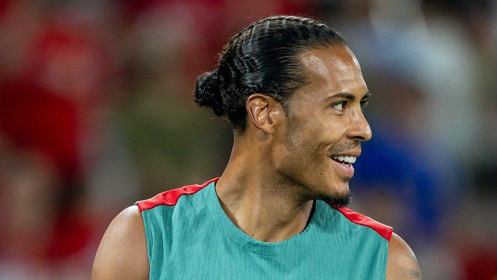 HONG KONG, CHINA - JULY 24: Virgil van Dijk of Liverpool reacts during the Liverpool Pre-Season Training at Kai Tak Stadium on July 24, 2025 in Hong Kong, China. (Photo by Yu Chun Christopher Wong/Eurasia Sport Images/Getty Images)