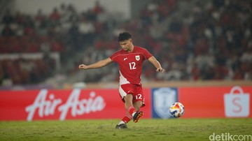 Dukungan Suporter di Stadion Luluhkan Hati Hokky Caraka