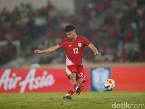 Dukungan Suporter di Stadion Luluhkan Hati Hokky Caraka