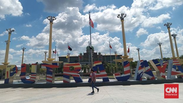 Ibu Kota Pemerintahan Malaysia, Putrajaya. Susana kawasan pusat Pemerintahan Malaysia, Putrajaya.