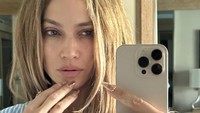 Foto: Jennifer Lopez Ulang Tahun Ke-56, Pamer Wajah Awet Muda Tanpa Makeup