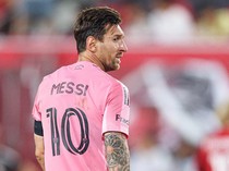Legenda Sepakbola AS: Dewasalah, Messi!