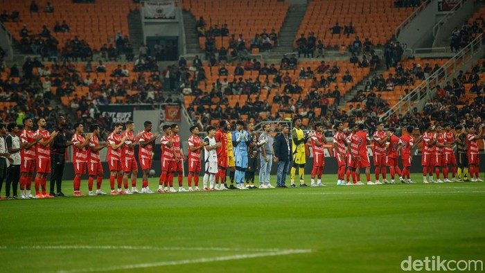 Persija Jakarta Kenalkan Jersey Baru Pakai Drone Persija menggelar perkenalan tim dan jersey untuk musim 2025/2026 di JIS, Jakarta, Sabtu, (26/7/2025).