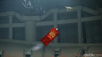 Persija Jakarta resmi merilis jersey baru untuk Super League 2025/2026. Ada tiga jenis warna kostum perang Macan Kemayoran, dengan memasukkan motif ornamen peringatan jelang 100 tahun berdiri.