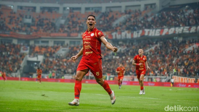Persija Jakarta Tumbangkan Arema FC 3-0 Persija Jakarta melawan Arema FC di laga uji coba. Macan Kemayoran menang mutlak tiga gol tanpa balas.