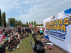 Polantas Purbalingga Menyapa Anak-anak dengan Wayang dan Badut