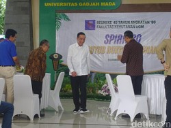 Pernyataan Lengkap Jokowi dalam Reuni Fakultas Kehutanan UGM