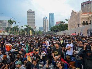 Politik Malaysia Bergolak, Ada Demo Tuntut PM Anwar Ibrahim Mundur Politik Malaysia Bergolak, Ada Demo Tuntut PM Anwar Ibrahim Mundur