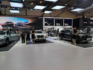 Ini Sebabnya Suzuki Fronx Cocok Buat Jalanan Indonesia Ini Sebabnya Suzuki Fronx Cocok Buat Jalanan Indonesia