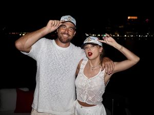 Akhirnya! Travis Kelce Pamer Momen Mesra dengan Taylor Swift di Instagram Akhirnya! Travis Kelce Pamer Momen Mesra dengan Taylor Swift di Instagram