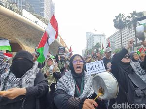 Aksi Solidaritas Long March ke CFD HI, Suarakan Stop Starving Gaza Aksi Solidaritas Long March ke CFD HI, Suarakan Stop Starving Gaza
