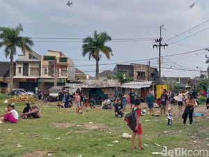 Demam Layangan di Malang, Warga Ingat Kembali Memori Masa Anak-anak Demam Layangan di Malang, Warga Ingat Kembali Memori Masa Anak-anak