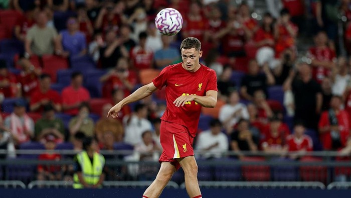 HONG KONG, CHINA - JULY 26: (THE SUN OUT, THE SUN ON SUNDAY OUT) Florian Wirtz of Liverpool passes the ball during the warm up prior to the Pre-Season Friendly between Liverpool FC and AC Milan at Kai Tak Sports Park on July 26, 2025 in Hong Kong, China. (Photo by Liverpool FC/Liverpool FC via Getty Images)