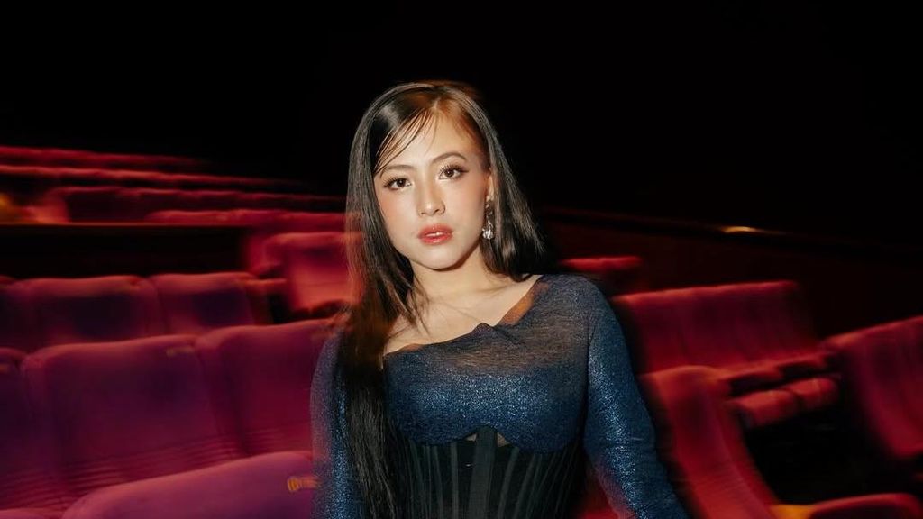Foto: Adhisty Zara Glamor Bergaun Korset saat Promosi Film Terbaru Foto: Adhisty Zara Glamor Bergaun Korset saat Promosi Film Terbaru