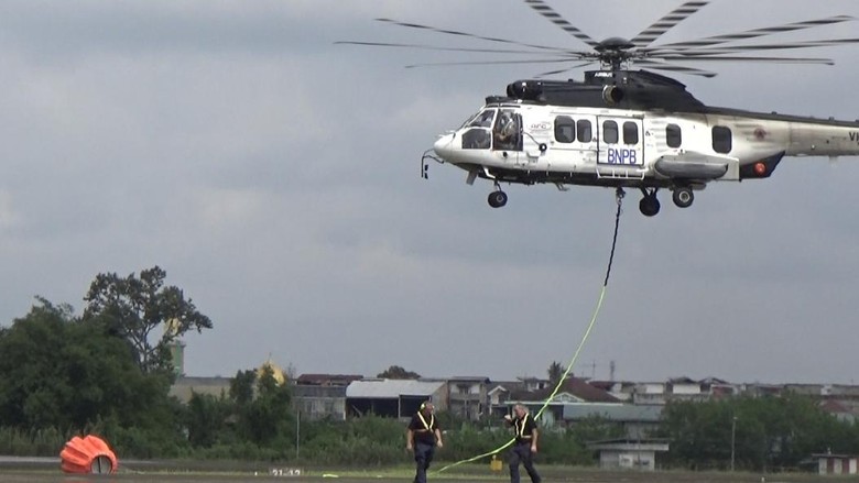 BNPB-Polri Kerahkan 5 Heli Water Bombing dan Patroli Atasi Karhutla di Jambi
