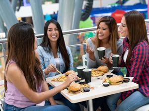 3 Tips Makan Hemat di Mall Buat Kaum Rojali dan Rohana 3 Tips Makan Hemat di Mall Buat Kaum Rojali dan Rohana