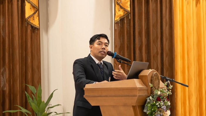 Mawaidi, Dosen UNY asal Madura yang Promosi Doktor di Usia 32 Tahun Mawaidi, Dosen UNY asal Madura yang Promosi Doktor di Usia 32 Tahun