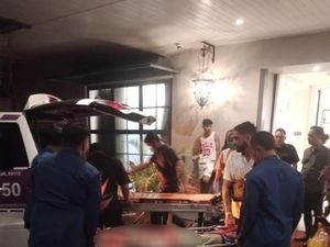 Aksi Nekat Pria Australia Terjun dari Lantai 3 Seusai Cekcok dengan Kekasih Aksi Nekat Pria Australia Terjun dari Lantai 3 Seusai Cekcok dengan Kekasih