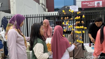 Kala Warga Depok Ramai Pakai Jepitan Bebek-Kapibara di CFD Margonda
