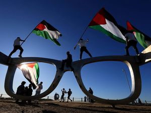 Aksi di Cape Town Tuntut Hentikan Kelaparan di Gaza Aksi di Cape Town Tuntut Hentikan Kelaparan di Gaza