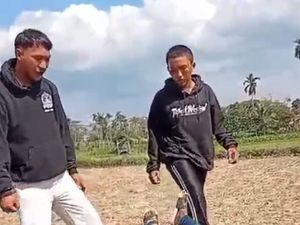 Viral Perundungan Remaja Bondowoso, Korban Dipukul hingga Ditendang Viral Perundungan Remaja Bondowoso, Korban Dipukul hingga Ditendang