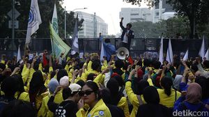 Aksi Unjuk Rasa Mahasiswa Kritik Kinerja Pemerintah