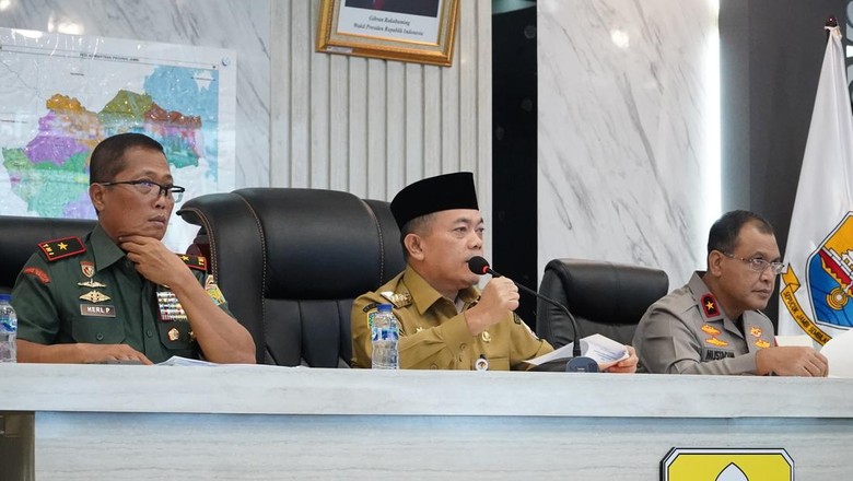 Al Haris Maksimalkan Upaya Pemadaman Karhutla di Jambi