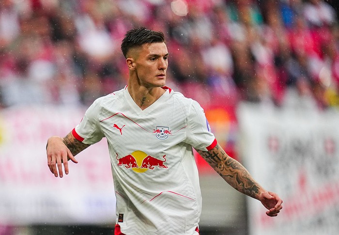 Benjamin Sesko Benjamin Sesko of RB Leipzig looks on during the 1. Bundesliga match between RB Leipzig and VfB Stuttgart at Red Bull arena, Leipzig, Germany on May 17, 2025. (Photo by Ulrik Pedersen/NurPhoto via Getty Images)