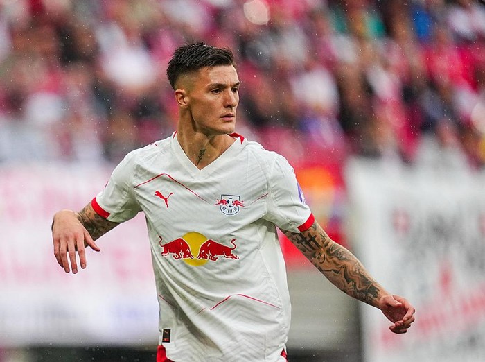 Benjamin Sesko of RB Leipzig  looks on during the 1. Bundesliga match between RB Leipzig and VfB Stuttgart at Red Bull arena, Leipzig, Germany on May 17, 2025. (Photo by Ulrik Pedersen/NurPhoto via Getty Images)