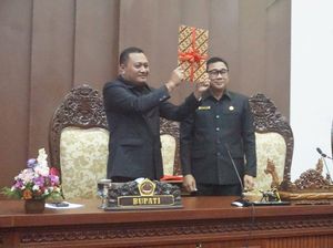 Raperda APBD Gianyar Disahkan, Bupati Siap Kerja Maksimal untuk Rakyat