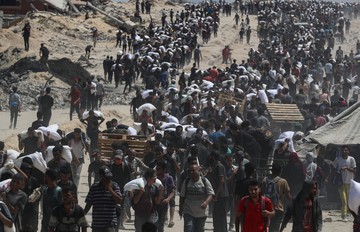 Dikepung Lapar, Warga Gaza Gantungkan Harapan ke Bantuan
