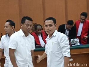 Eks Ketua KONI Makassar Dituntut 6 Tahun Penjara di Kasus Korupsi Rp 5,8 M Eks Ketua KONI Makassar Dituntut 6 Tahun Penjara di Kasus Korupsi Rp 5,8 M