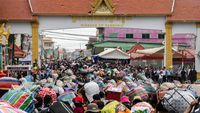 Eksodus Massal Pekerja Kamboja dari Thailand Imbas Konflik Memanas