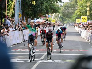 Pebalap Belanda Sabet Juara Etape Pertama Tour de Banyuwangi Ijen 2025 Pebalap Belanda Sabet Juara Etape Pertama Tour de Banyuwangi Ijen 2025