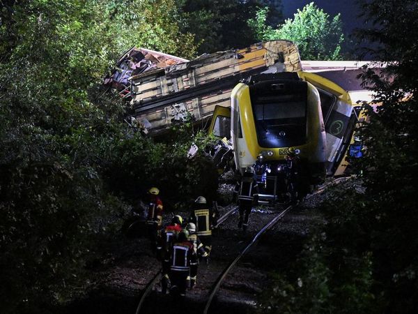 Kereta di Jerman Tergelincir, 3 Penumpang Tewas
