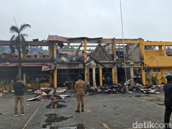 Kantor Disnakertrans Riau Terbakar Hebat, Hanya Tersisa 1 Ruangan