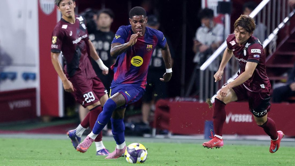 Aksi Marcus Rashford di laga Barcelona melawan Vissel Kobe. (Foto: Paul Miller/Getty Images)