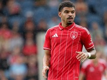 Gibbs-White Gak Jadi ke Spurs, Malah Teken Kontrak Baru di Forest