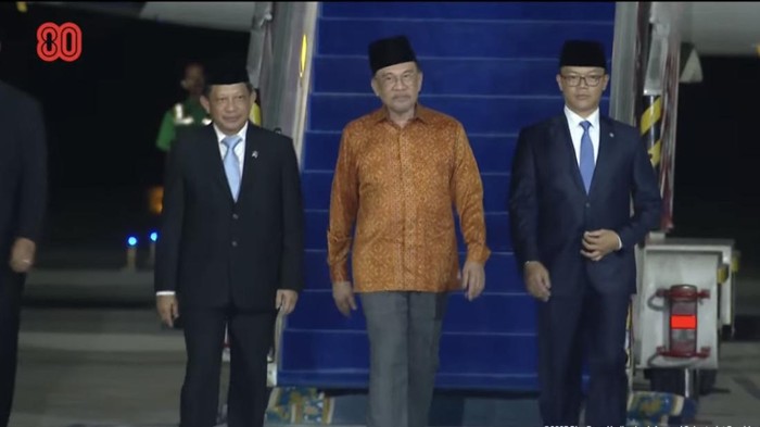 PM Anwar Ibrahim datang di Lanud Halim Perdanakusuma, Jakarta.