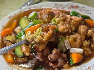 Cicip Fuyunghai dan Udang Kuluyuk Buatan Mantan Chef Hotel Bersejarah Cicip Fuyunghai dan Udang Kuluyuk Buatan Mantan Chef Hotel Bersejarah