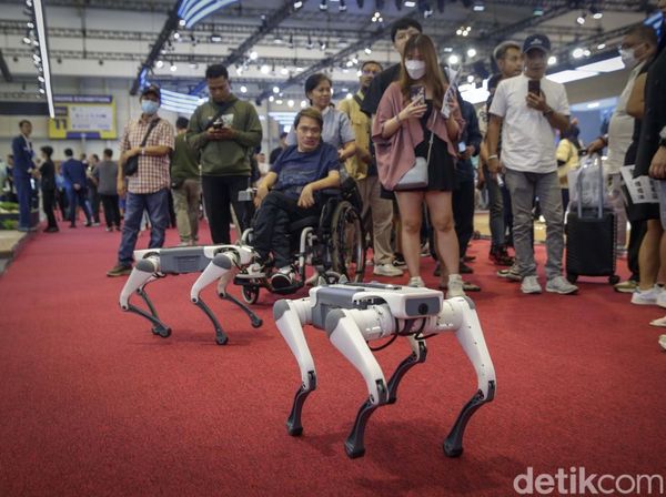 Robot Anjing Argos Curi Perhatian di Booth Jaecoo GIIAS 2025