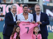 Senangnya De Paul Si Bodyguard Bisa Main Bareng Messi Terus