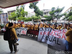 Mahasiswa Unsoed Kembali Demo Dugaan Kekerasan Seksual Gubes, Ini Tuntutannya