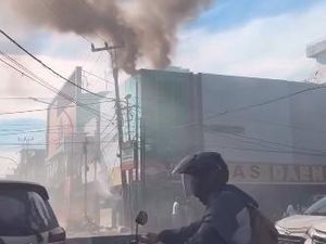 2 Kebakaran Terjadi di Makassar Hari Ini, 12 Armada Damkar Dikerahkan 2 Kebakaran Terjadi di Makassar Hari Ini, 12 Armada Damkar Dikerahkan