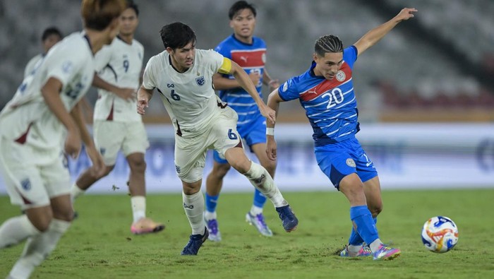 Thailand Rebut Posisi Ketiga Piala AFF U-23 2025 Usai Taklukkan Filipina 3-1 Timnas Thailand U-23 memenangi laga perebutan tempat ketiga di Piala AFF U-23 2025. Thailand mengalahkan Filipina dengan skor 3-1. Laga perebutan tempat ketiga Piala AFF U-23 2025 mempertemukan Filipina vs Thailand di Gelora Bung Karno, Senin (28/7/2025) malam WIB.